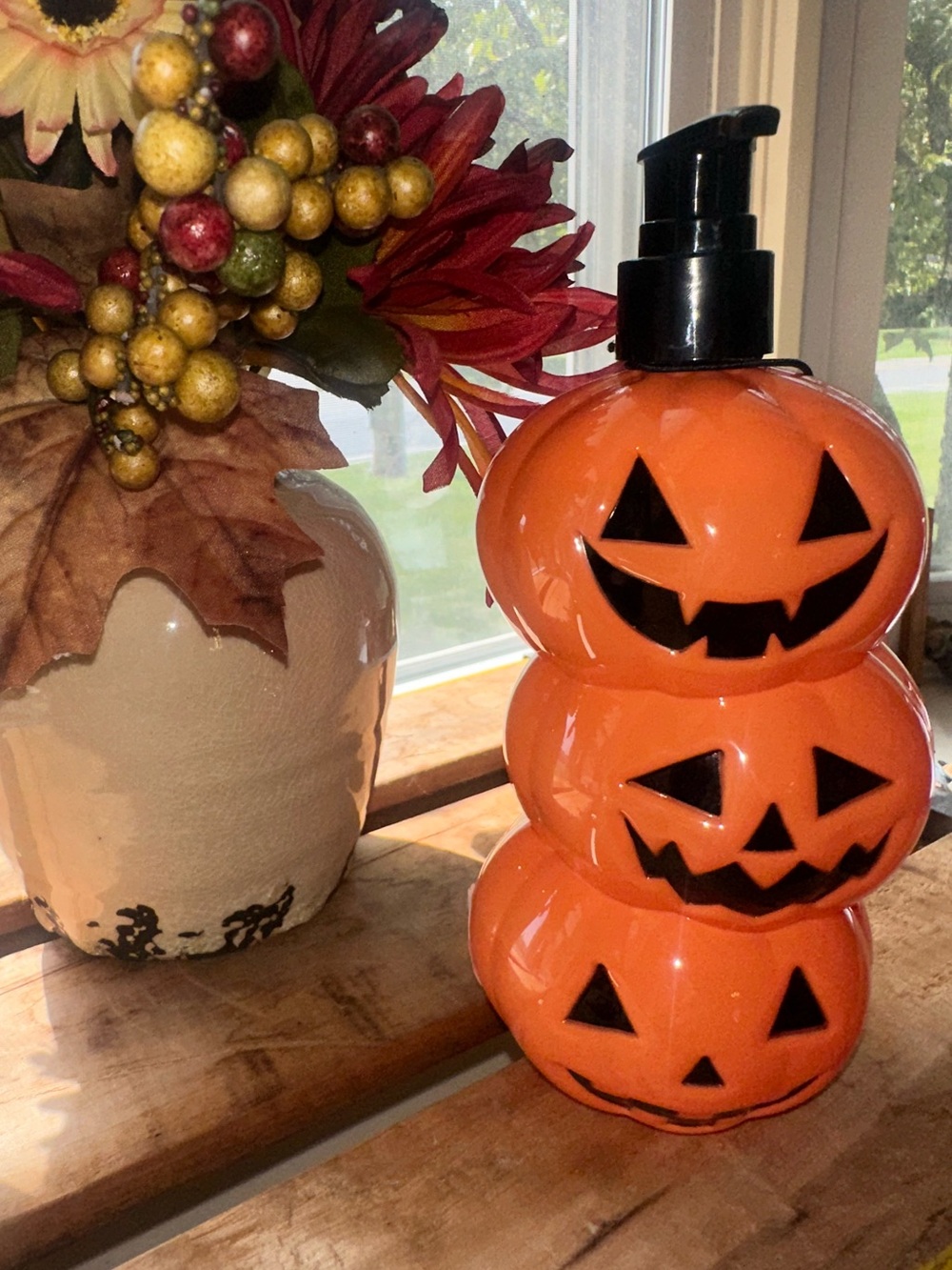 Jack-o-Lantern Hand Soap -Spooky Orange - Picture 6 of 10